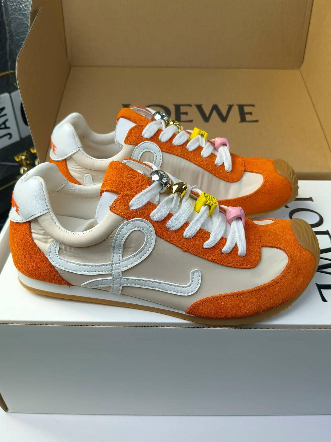 Loewe classic Sneaker 2